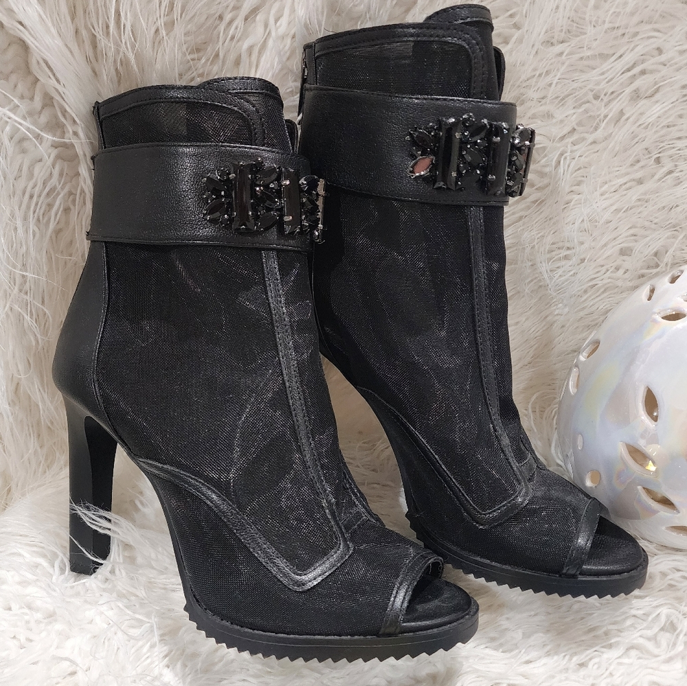 Elegant Black Women's Heeled Boots